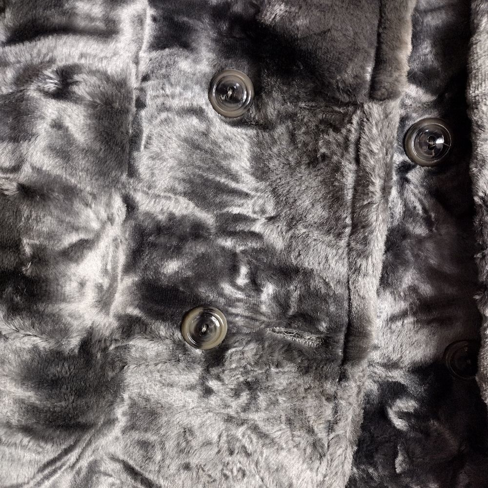 Vintage union made faux fur coat - Picture 3 of 10